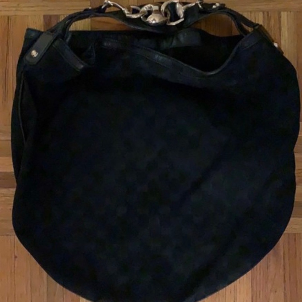 Classic Gucci Hobo Shoulder bag with gold hardware